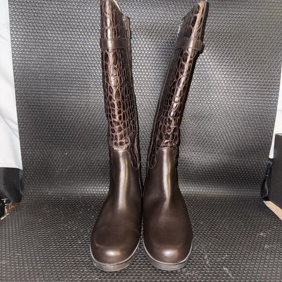 CLARKS Hopedale Brown Leather Crocodile Embossed Riding Knee Boots Womens Size 9 - Picture 2 of 9